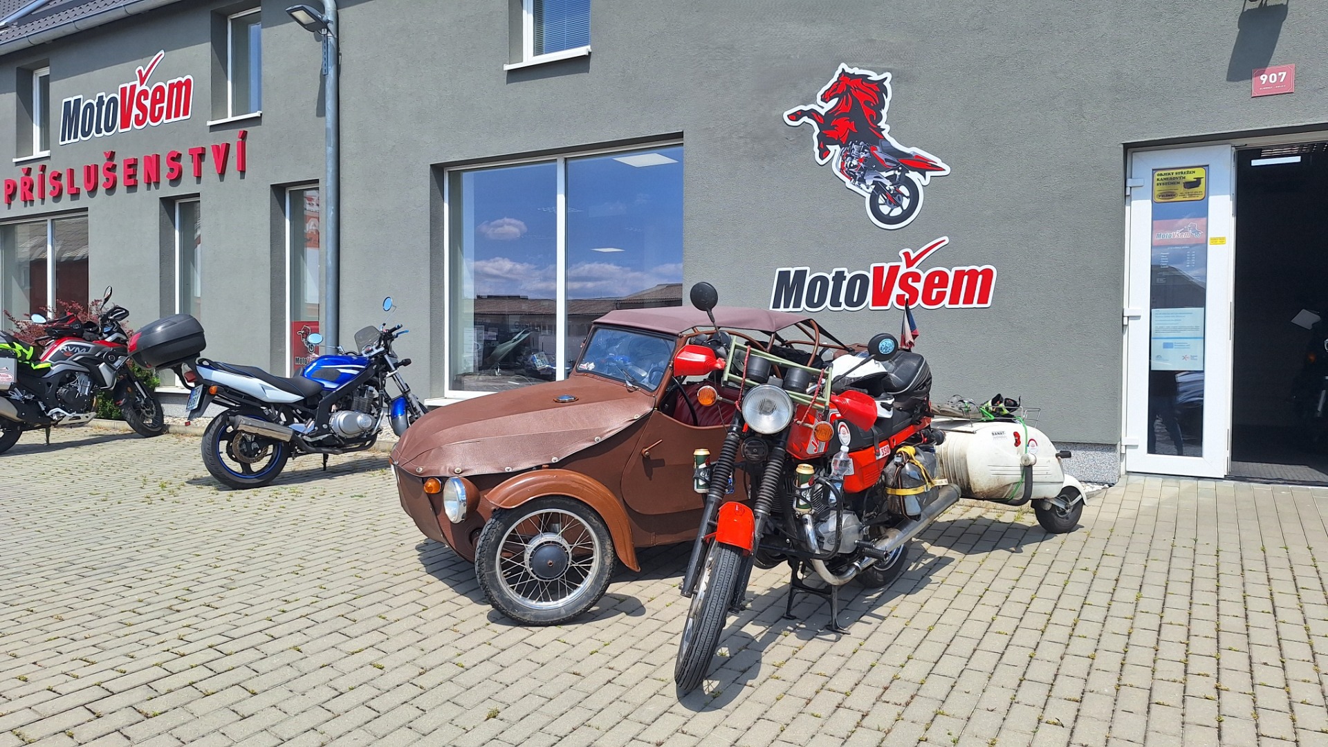 Přepadová kontrola prodejny Motovšem v Olomouci